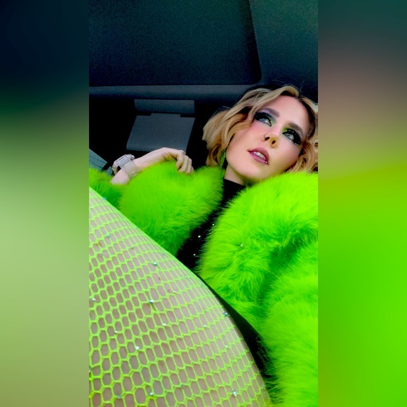 Meet your Posher, Christi - Picture 1 of 1